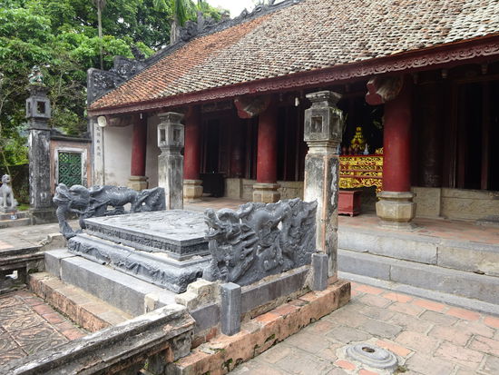 Tempel von Kaiser Dinh Tien Hoang