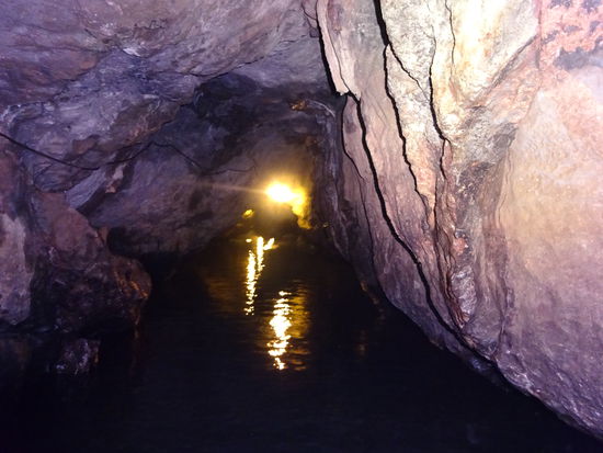 In der Grotte des Nationalpark  " Trang An "