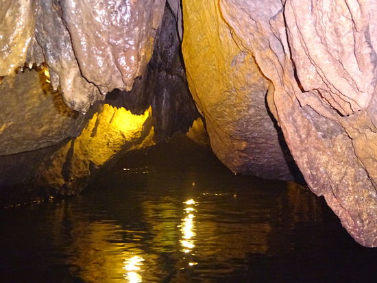 In der Grotte des Nationalpark  " Trang An "