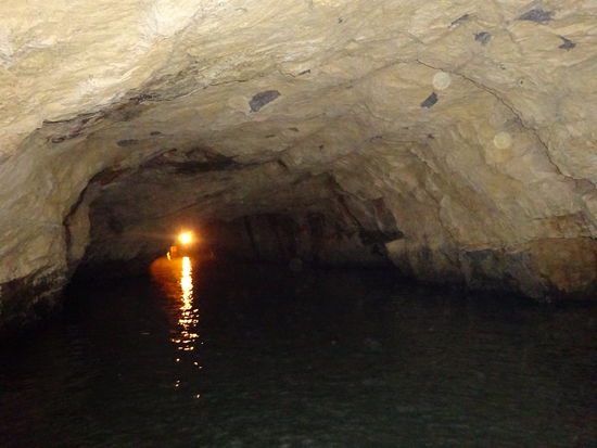 In der Grotte des Nationalpark  " Trang An "