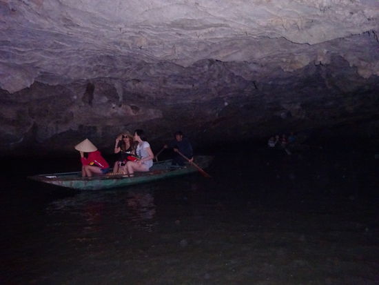 In den Grotten des Nationalparks Tam Coc