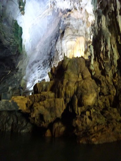 Fahrt durch die  Phong Nha Höhle im Ke Bang Nationalpark