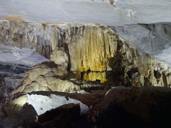 Fahrt durch die  Phong Nha Höhle im Ke Bang Nationalpark