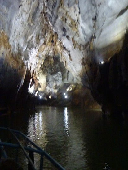Fahrt durch die  Phong Nha Höhle im Ke Bang Nationalpark