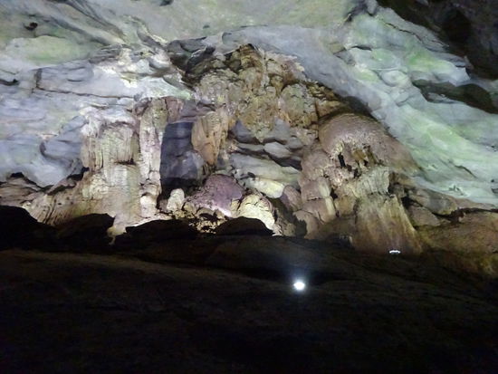 Fahrt durch die  Phong Nha Höhle im Ke Bang Nationalpark