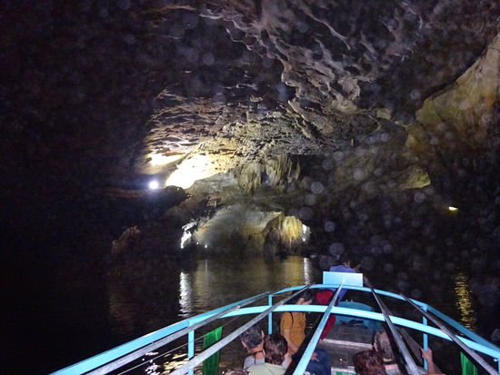 Fahrt durch die  Phong Nha Höhle im Ke Bang Nationalpark