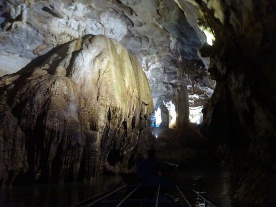 Fahrt durch die  Phong Nha Höhle im Ke Bang Nationalpark