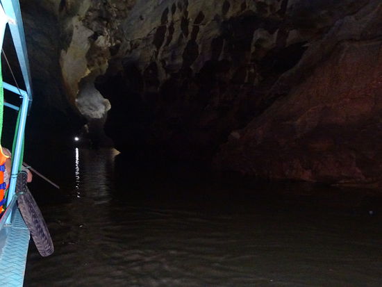 Fahrt durch die  Phong Nha Höhle im Ke Bang Nationalpark