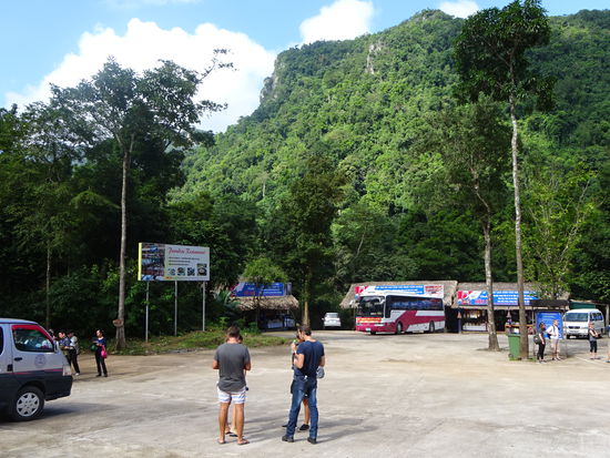 Ankunft am Parkplatz zur Paradieshöhle