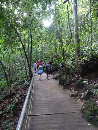 Weiter zu Fuß  Richtung Paradieshöhle