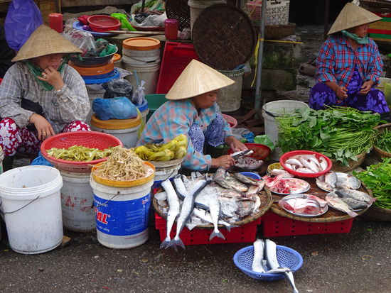 Unterwegs auf dem alten Markt von Hue