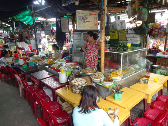 Unterwegs auf dem alten Markt von Hue