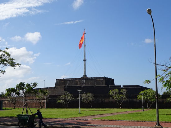 Ein erster Blick auf die  Zitadelle von Hue