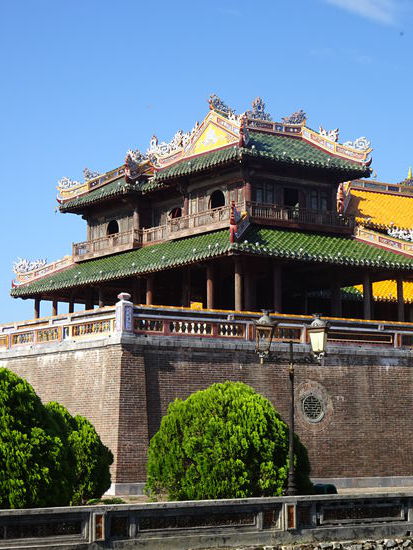 Das Ngo Mon Tor ( Mittagstor ) aus dem Jahre 1833