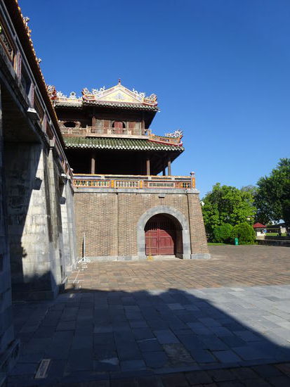 Das Ngo Mon Tor ( Mittagstor ) aus dem Jahre 1833