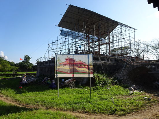 Vieles in der Zitadelle ist noch zerstört und muß erst wieder aufgebaut werden