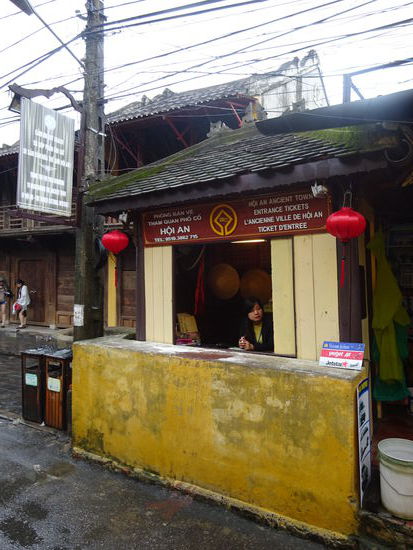Hier einer von mehreren Ticketschaltern für den Eintritt in Hoi An