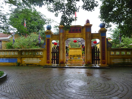 Ein weiterer Tempel in Hoi An