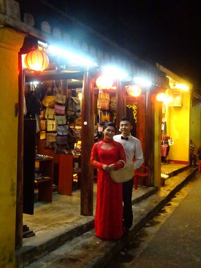 Sie nutzten die Kulisse von Hoi An für Ihren schönsten Tag im Leben 