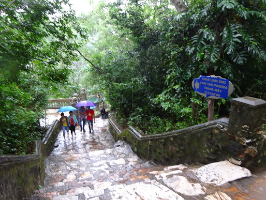 Und weiter geht es hinauf durch die Marmorberge