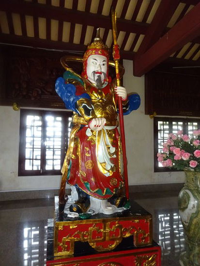 Tempel der Linh Ung Pagode auf dem Affenberg