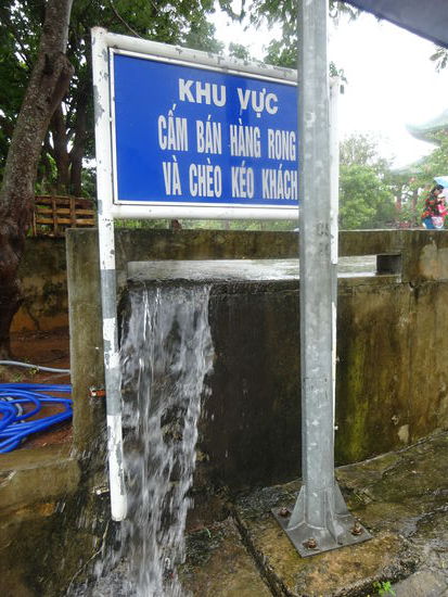 Auch hier fließt das Wasser was vom Himmel fällt hinab