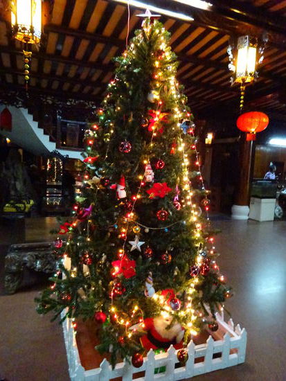 Es weihnachtet sehr auch in den Hotels von Vietnam