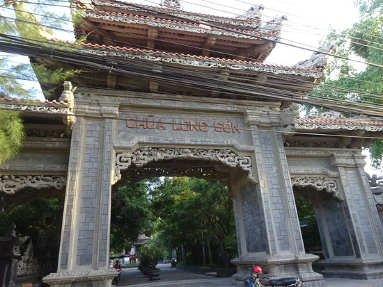 Eingang zur Long Son Pagode