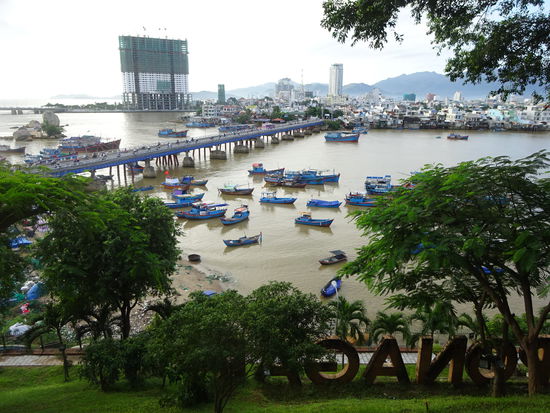 Blick auf den Hafen von Nha Trang