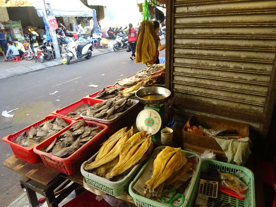 Fisch &amp; Meeresfrüchte im Binh Tay Markt