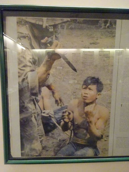 Grausame Fotos im  Kriegsrelikte - Museum in Saigon