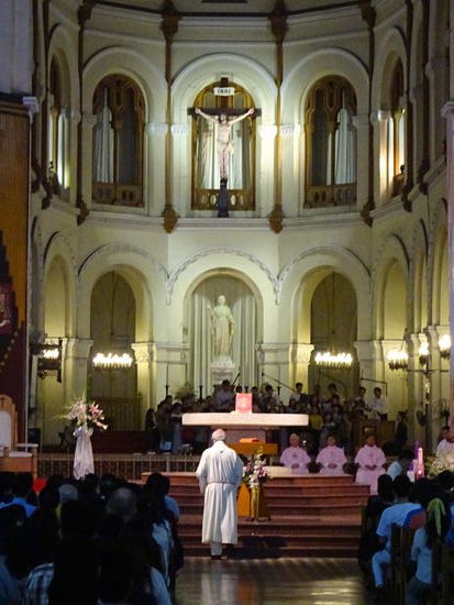 In der Vorweihnachtszeit gut besucht ist die  Kathedrale Notre Dame
