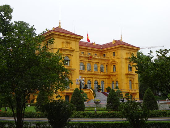 Der Präsidentenpalast von 1901 war früher Sitz des Generalgouverneurs von Indochina und wird heute für Staatsbesuche genutzt