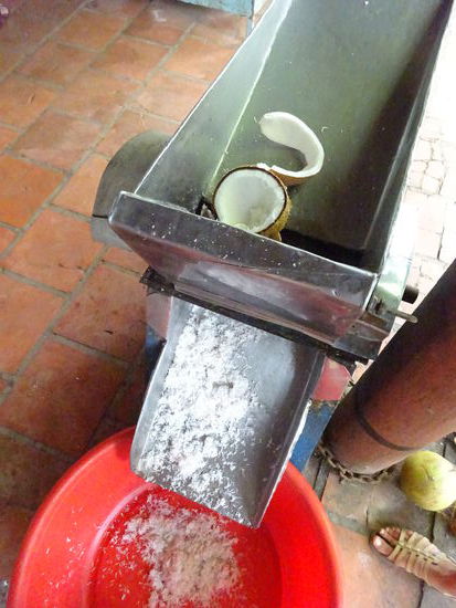 Herstellung von Kokusnuss Bonbons