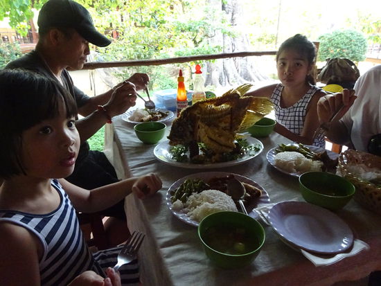 Hier gab es aber kein Krokodil sondern frischen Fisch 