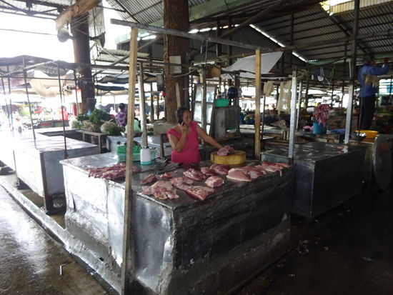 Fleischstände auf dem Markt von Can Tho