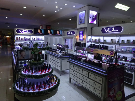 Eines der wenigen Kaufhäuser in Phnom Penh