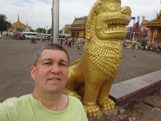 2 Löwen in Phnom Penh 