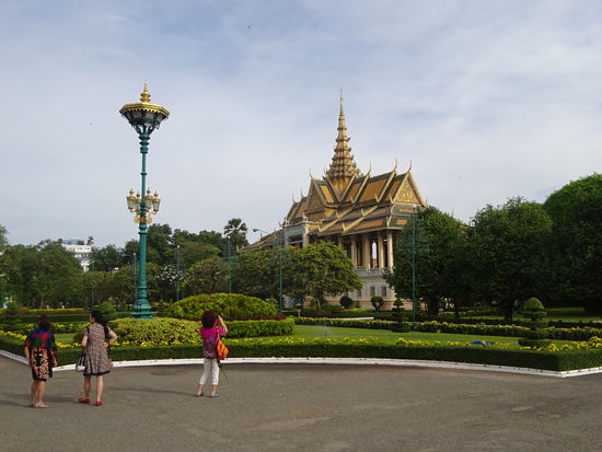 Auf dem Gelände des Königspalastes von Phnom Penh