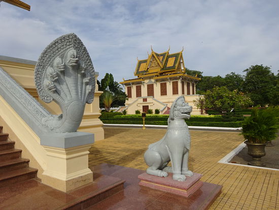 Auf dem Gelände des Königspalastes von Phnom Penh