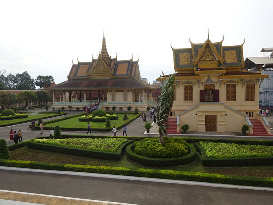Auf dem Gelände des Königspalastes von Phnom Penh