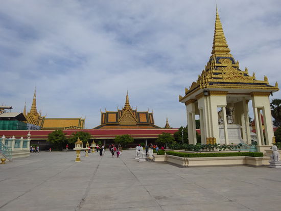 Auf dem Gelände des Königspalastes von Phnom Penh