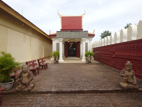 Auf dem Gelände des Königspalastes von Phnom Penh