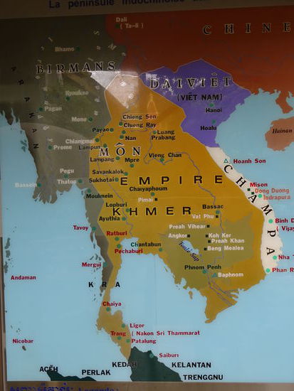 Zum mächtigen Reich der Khmer  gehörten früher nicht nur das heutige Kambodscha sondern auch Teile von Vietnam , Laos und fast ganz Thailand.