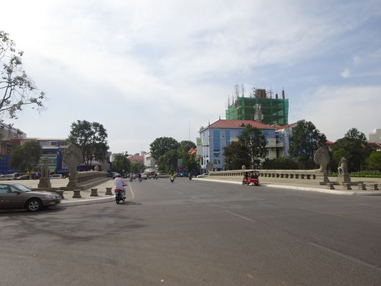 Fahrt zum Wat Phnom dem Heiligtum der Stadt