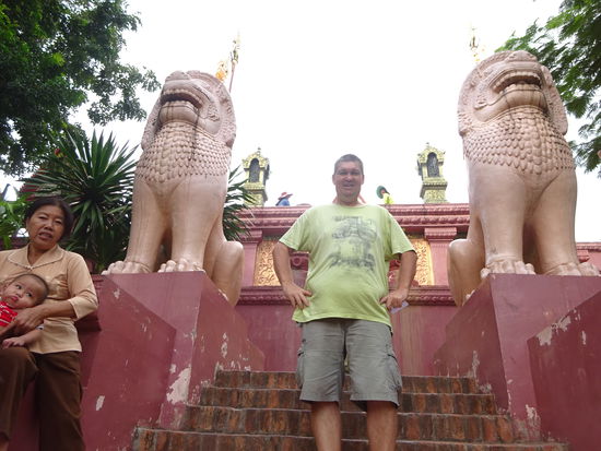 Ich am Fusse des Wat Phnom