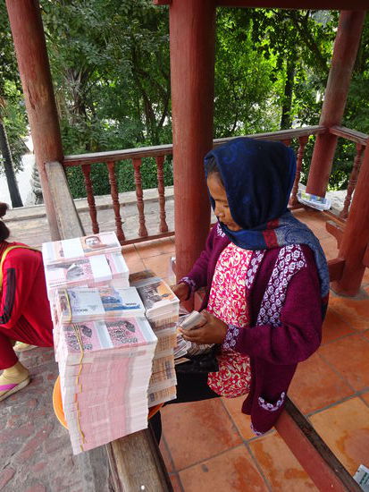 So viel Geld auf einen Haufen und trotzdem nicht reich !! 
