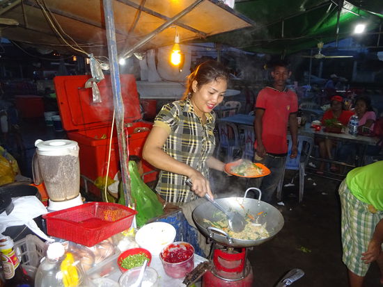 Sie bereitet mein Abendbrot zu 