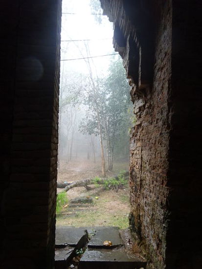 Es zieht ein mächtiges Gewitter auf und ich suche Schutz in einen der Tempel
