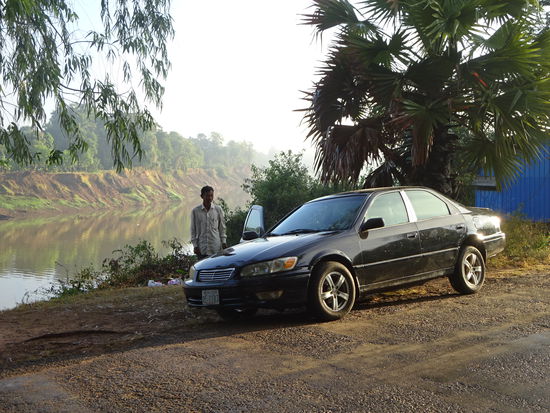 Mein Fahrer wartet schon am Hotel Eingang um mich nach Preah Khan zu fahren was schon ein kleines Abenteuer war wie  sich herausstellte 
